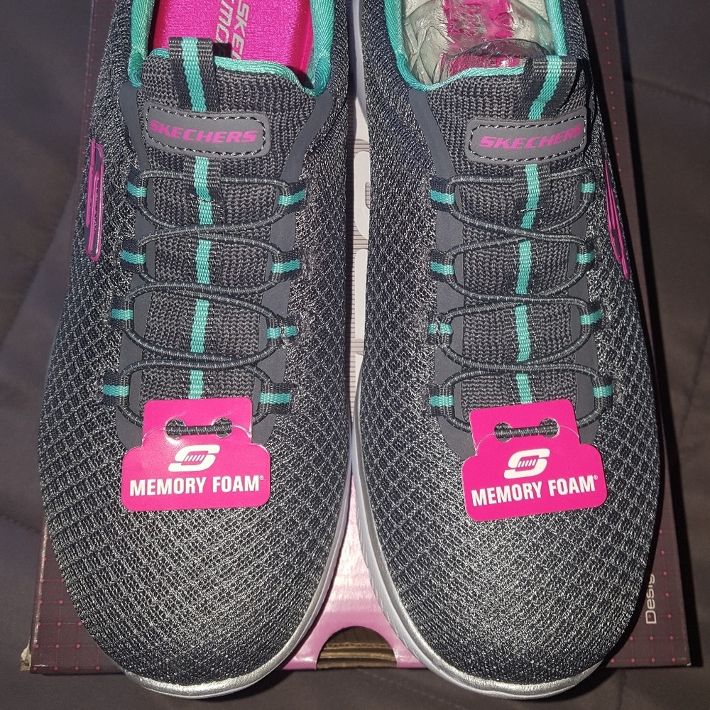 Women's Sketcher Sneaker 7.5
